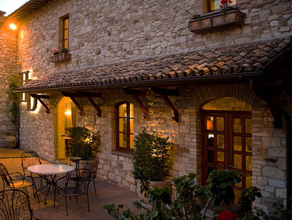 A view on the entrance of the Hotel Bramante