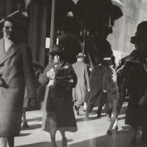 Lisette Model, Reflection, New York City (detail), 1939-1945. Mit freundlicher genehmigung des Albertina Museums