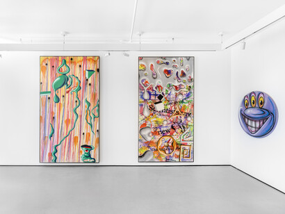 Kenny Scharf, Look both ways, exhibition view. Courtesy of Ross + Kramer Gallery