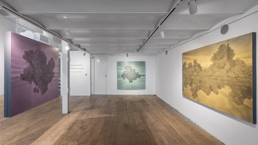 Patrick Gläscher ¿Si fuera aquello una isla? vista de exhibición. Cortesía de la Galería Praxis 