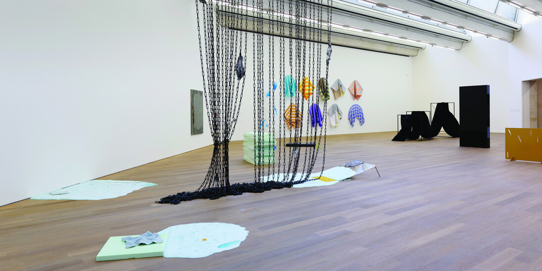Vue de l’exposition Flatland / Abstractions narratives #2, 07.10.2017 - 15.04.2018, Mudam Luxembourg.
Vera Kox
Solid flow, figured halts, 2017
Dimensions variées
Production Mudam Luxembourg
Courtesy de l’artiste et Galleri Opdahl, Stavanger
© Photo : Aurélien Mole / Mudam Luxembourg
