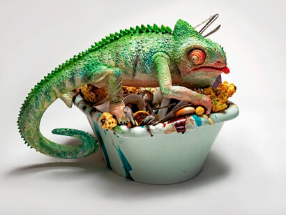 Bertozzi e Casoni, 10 febbraio, 2020, ceramica policroma, 37 x 53 x 44 cm
