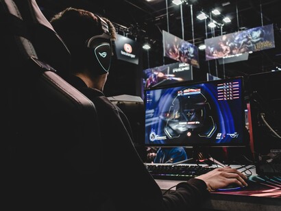 Jogos no computador. A aprendizagem e a empatia entre jogadores