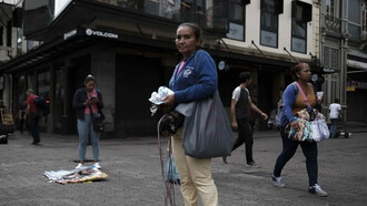Mujeres cabeza de familia forzadas al comercio informal en Costa Rica
