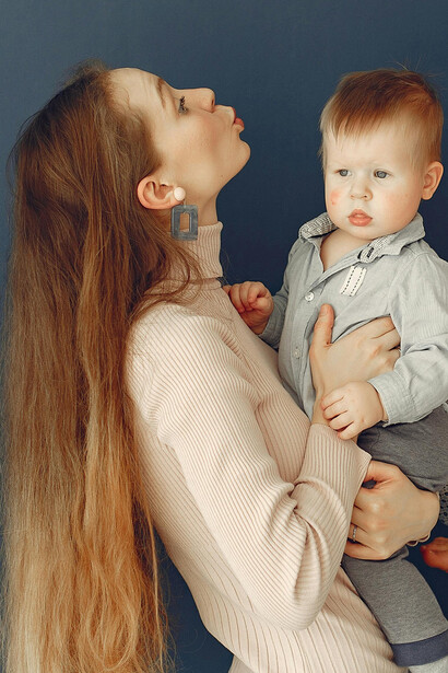 Descubra como padrões impostos na infância influenciam suas relações e sucesso e como o perdão aos pais pode mudar sua vida