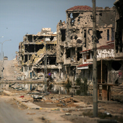 Irak : après l'intervention militaire, le pays est resté prisonnier d'un long cycle de violences, d'instabilité et de tensions sectaires qui ont gravement compromis la reconstruction politique et sociale.