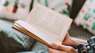 La lectura de textos como los de Emily Dickinson nos acerca a una forma de vida más sencilla