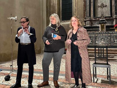 Lucia Baronio (Presidente SI Club Milano Fondatore), Francesca Tinelli di Gorla, (Vice Presidente Milano Fondatore) e Donatella Meucci (Presidente Milano Scala) mentre presenta il progetto di S. Vittore presso la ex Chiesa di San Vittore e 40 martiri a Milano, Italia