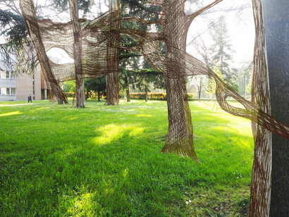 Antonella De Nisco e Giorgio Teggi, rendering RIPArami, installazione ambientale, intrecci tessuti e materiale vegetale, lunghezza m 35 circa, Parco di Villa Verde, Reggio Emilia