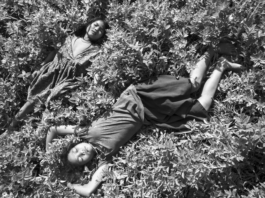 Pierre de Vallombreuse, Enfants Palawan après le jeu (Palawan children after games), Courtesy Galerie Argentic © Pierre de Vallombreuse