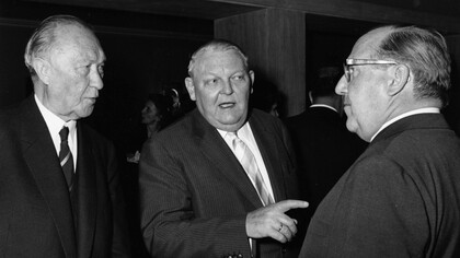 Konrad Adenauer con Ludwig Erhard y Franz Meyers