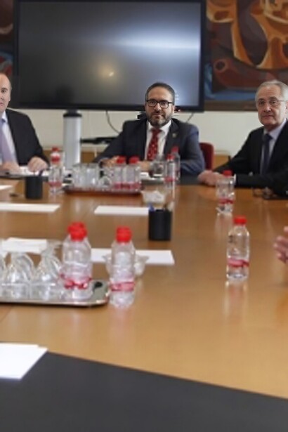 Convertiría, junto a Milán, en el gran centro de distribución del Mediterráneo hacia el sur y compensaría la gran concentración de infraestructuras que poseen los países del norte de la UE