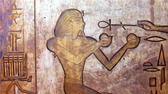 Relieve de Tutmosis II en el templo de Karnak, Luxor, Egipto