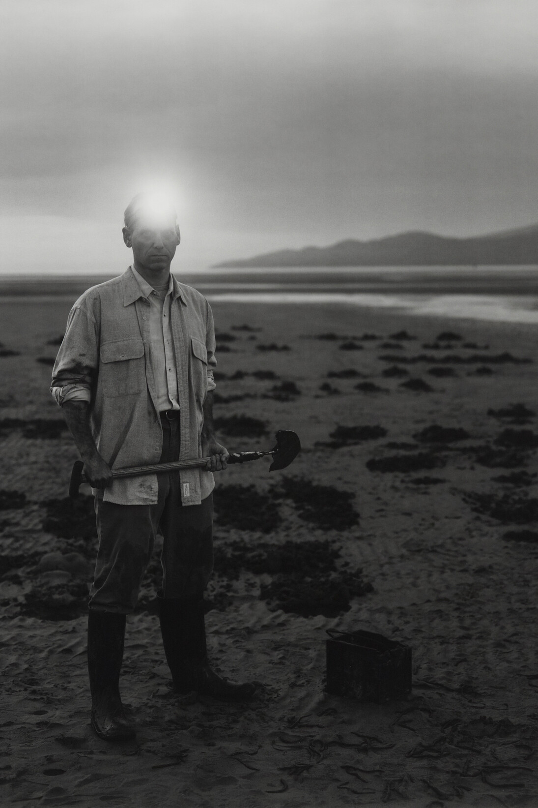 Stan Douglas, Worm digger, Courtesy the artist and David Zwirner, New York