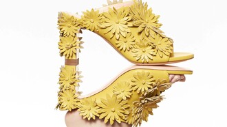 Mule con tacco in pelle con punta quadrata, ricoperto di fiori in pelle