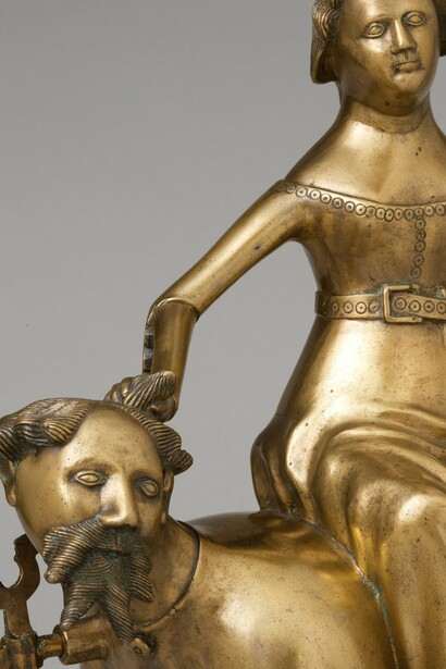Aguamanil inspirado en el relato medieval "Aristóteles y la cortesana", bronze, ca. siglo XV