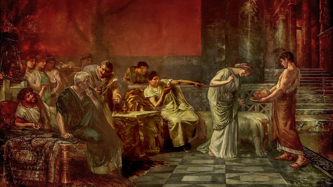 Francisco Maura y Montaner pintó en 1888 la escena en la que Fulvia, la esposa de Marco Antonio y en presencia de este último, ultrajó la cabeza cercenada del insigne político y orador Marco Tulio Cicerón, que fue ejecutado en el año 43 antes de Cristo por orden de Marco Antonio como venganza por los muchos discursos que había pronunciado contra él
