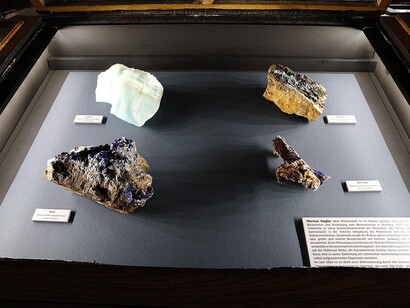 Crystals of fire and rock, exhibition view. Courtesy of Natural History Museum