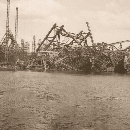 Los astilleros de Blohm + Voss en 1948 destruidos por los bombardeos aliados