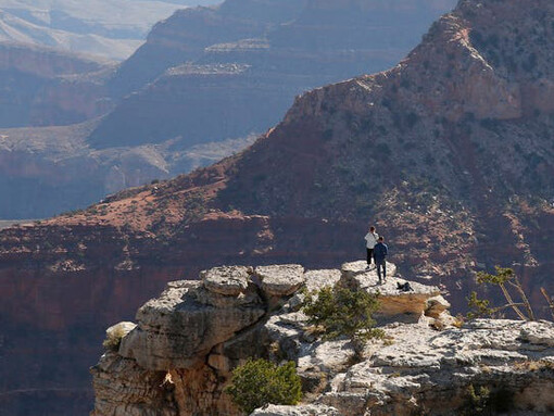 L’uomo è un centro di relazioni che si estendono fino ai limiti raggiungibili della sua anima