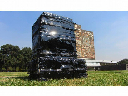 Lucía Hinojosa and Néstor Quiñones. Courtesy of Chalton Gallery 