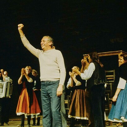 Rappresentazione di Mistero Buffo ad Avignone nel 1973, regia di Arturo Corso