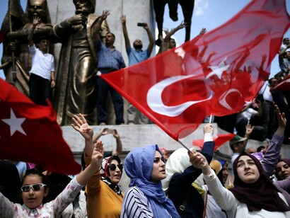 Manifestación a favor del régimen constitucional en Turquía
