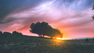 Atardecer en las afueras de la ciudad de Constantina, capital de provincia, Argelia