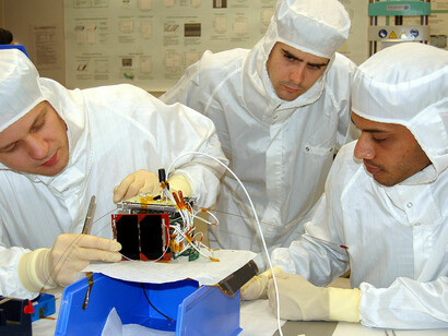 UWE 2, un cubesat tedesco destinato a dimostrare un nuovo sistema di determinazione e controllo dell'assetto e l'uso del GPS su un cubesat