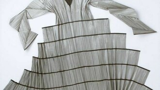 Un capo di  Issey Miyake