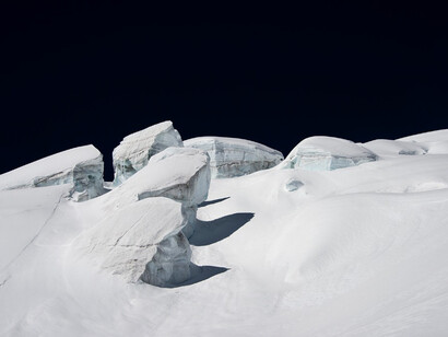 Dede Johnston, Mt Vallon, 2015, Lambda Print, 25 x 37 ½ in / 64 x 94 cm, courtesy of Eleven, London
