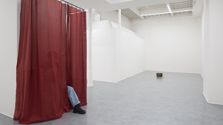 Artisti vari, Di traverso, vista della mostra. Per gentile concessione della Galleria de’ Foscherari