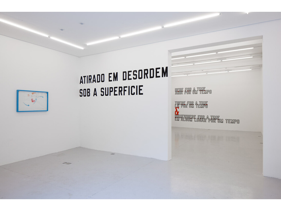Lawrence Weiner, vista da exposição