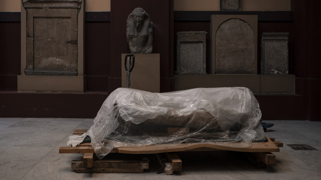 Sara Sallam, They placed the tiles afterwards, 2021–ongoing. Courtesy of Museum für Kunst und Gewerbe Hamburg