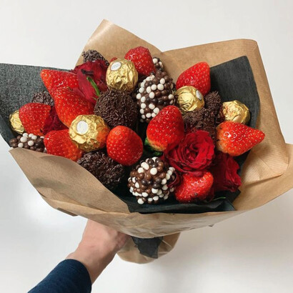 After a distant year, let’s make an effort to make this the most love-filled Valentine’s Day! 