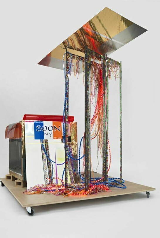 Isa Genzken, Disco Soon (Ground Zero), 2008. Carlos and Rosa de la Cruz Collection. © Isa Genzken, courtesy the artist and Galerie Buchholz, Cologne/Berlin.