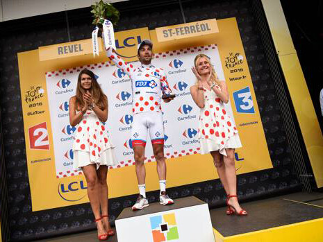 Thibaud  Pinot conserva la maglia a pois