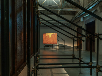 Gian Maria Tosatti, NOw/here, veduta della mostra. Courtesy l’artista e Pirelli HangarBicocca, Milano, foto Ela Bialkowska, Okno studio