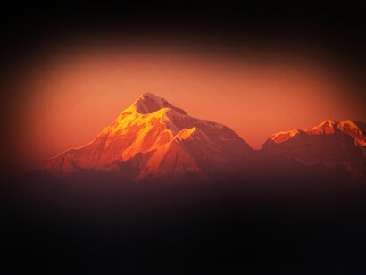 Montagne e riscaldamento globale. Himalaya, Nepal. Le cime delle montagne risentono maggiormente dell'effetto del global warming e si riscaldano più velocemente