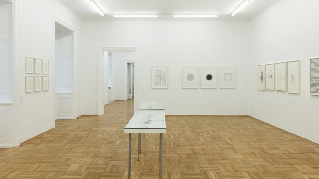 Alice Attie, Karin Sander and Jongsuk Yoon. Courtesy of Galerie nächst St. Stephan