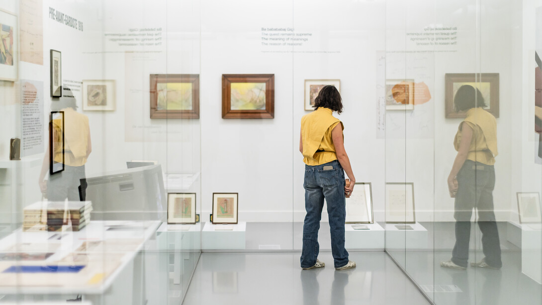 Various artists, Old guard? Avant-garde! Exhibition view. Courtesy of M HKA