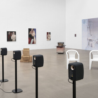 Various artists, High five, exhibition view. Courtesy of Galerie Eigen+Art