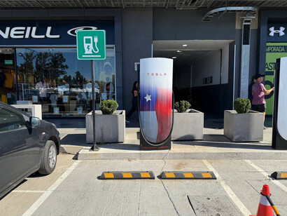 Estación de cargadores eléctricos en Curauma, Valparaíso, Chile