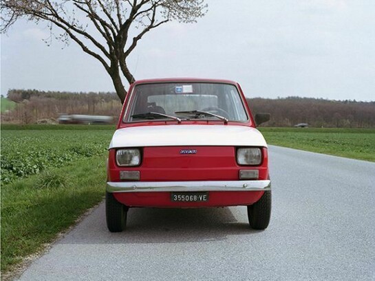 Simon Starling, Flaga 1972-2000 (A Fiat produced in Turin, Italy, in 1974 and customised using parts manufactured and fitted in Poland, following a journey of 1290 km from Turin to Cieszyn), 2002. Fondazione Sandretto Re Rebaudengo, Turin.