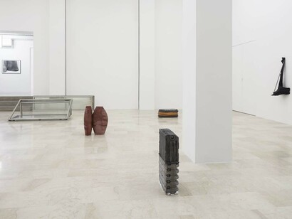 Foreign bodies. John Coplans & June Crespo, installation view, 2018, P420 Bologna. Ph C. Favero