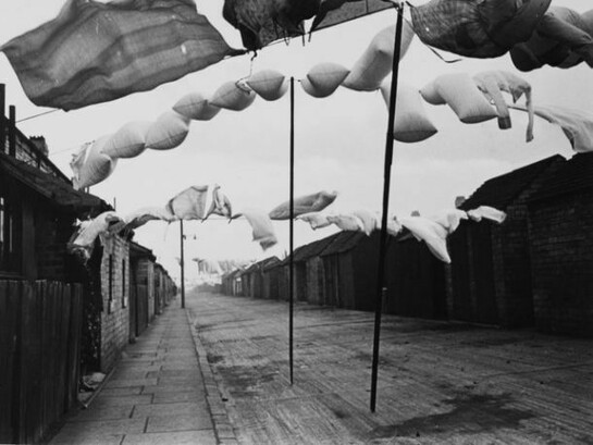 Humphrey Spender, Ashington – Washing in road between terraced housing, 1937/38, © Bolton Council, from the Collection of Bolton Library
and Museum Services, Courtesy of the Mass Observation Archive
