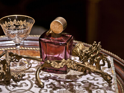 Aedes De Venustas. Still life flacon