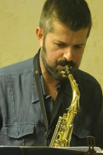 Cristian Panetto al suono del saxofon