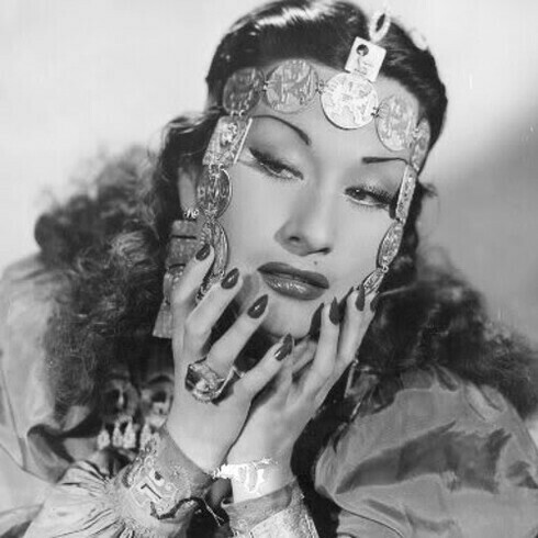 Yma Sumac, nel 1951 divenne la prima cantante latinoamericana a partecipare a uno spettacolo di Broadway