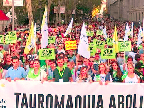 Replegarnos solo a esos planos es entregar las armas que construyeron la civilización